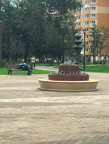 скамейка с цветочницами для городского благоустройтсва
