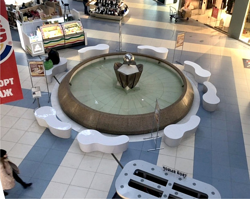 скамья, у фонтана в торговом центре